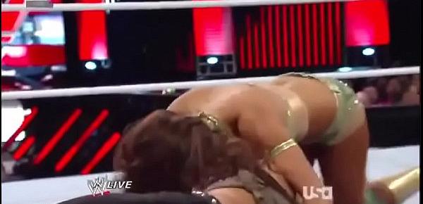  Kaitlyn vs Eve Torres in a Divas Championship match. Raw 2013.